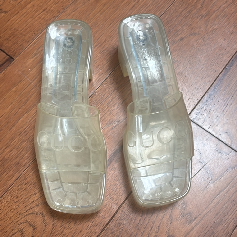 AUTHENTIC GUCCI RUBBER SANDALS - Picture 2 of 9